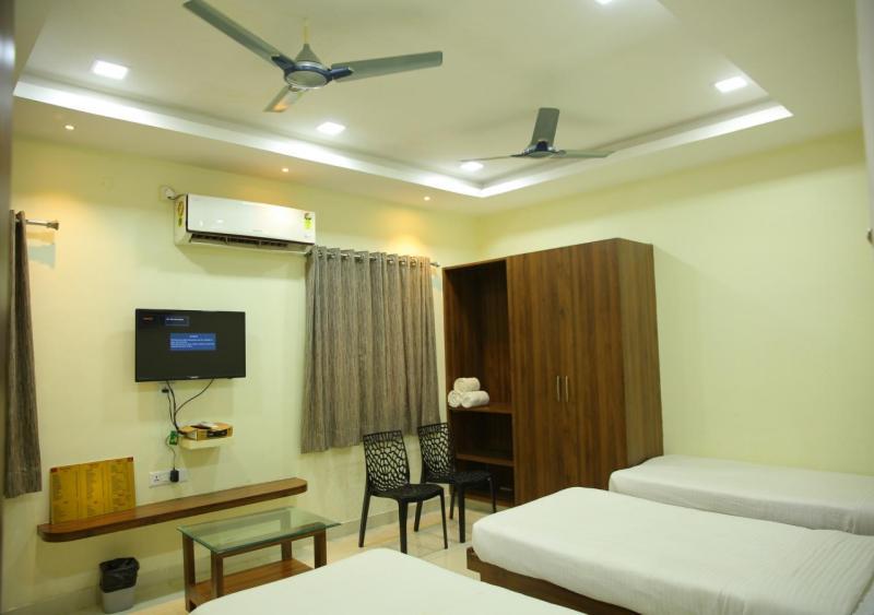 Hotel Maruthi Inn Nirmal  Ngoại thất bức ảnh