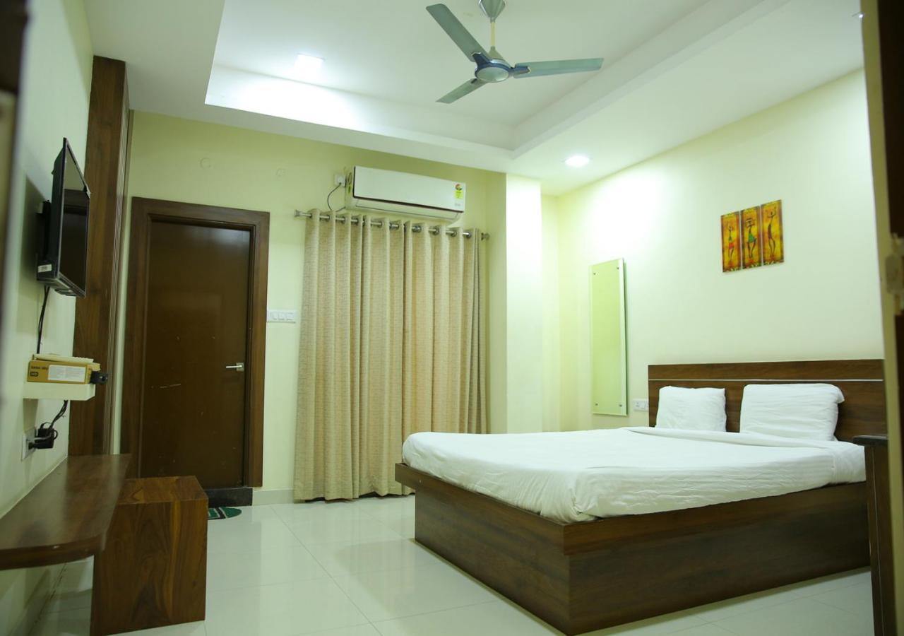 Hotel Maruthi Inn Nirmal  Ngoại thất bức ảnh