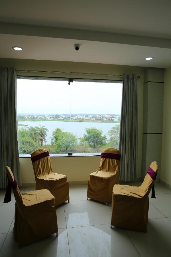 Hotel Maruthi Inn Nirmal  Ngoại thất bức ảnh