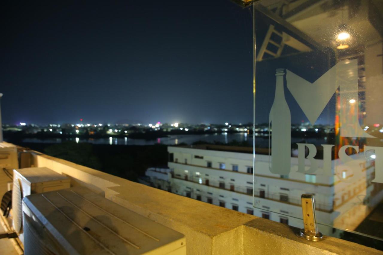 Hotel Maruthi Inn Nirmal  Ngoại thất bức ảnh