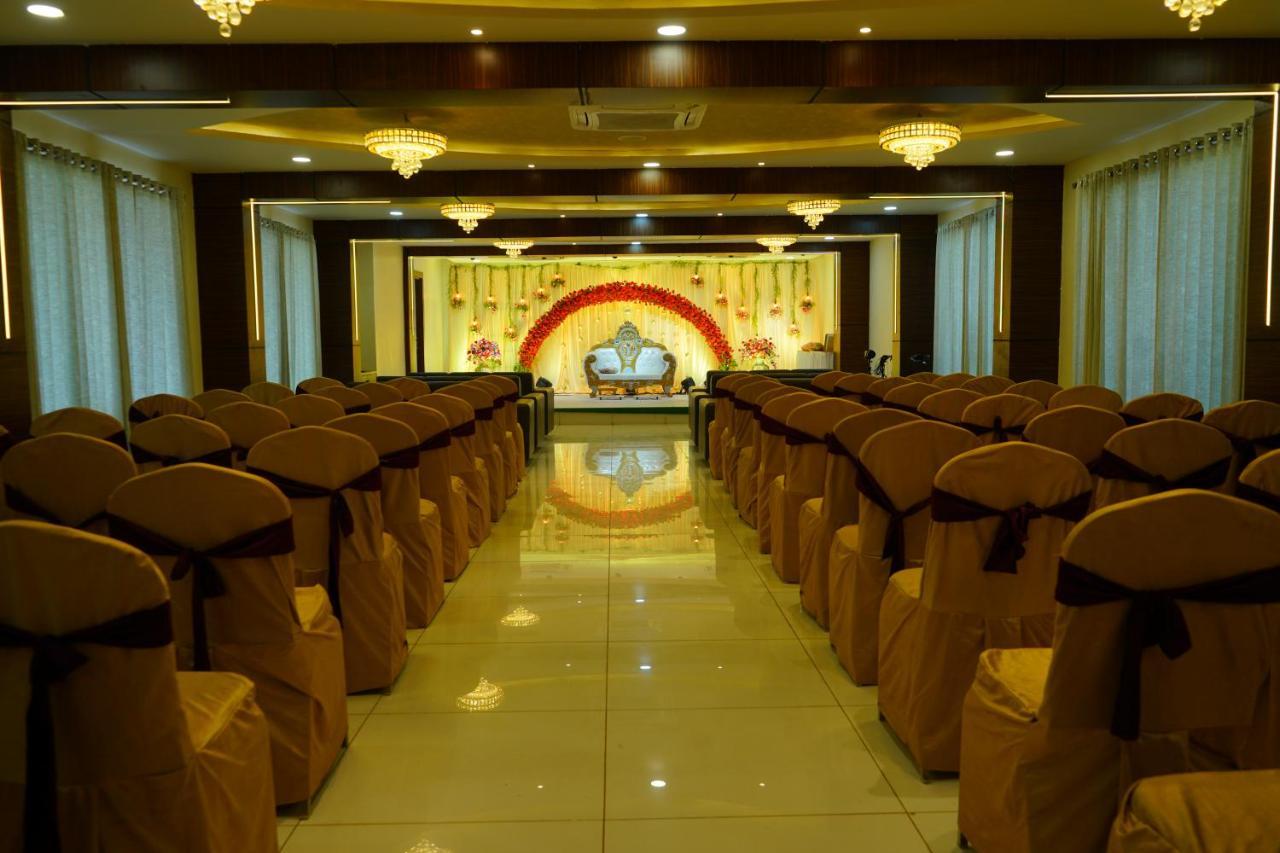 Hotel Maruthi Inn Nirmal  Ngoại thất bức ảnh