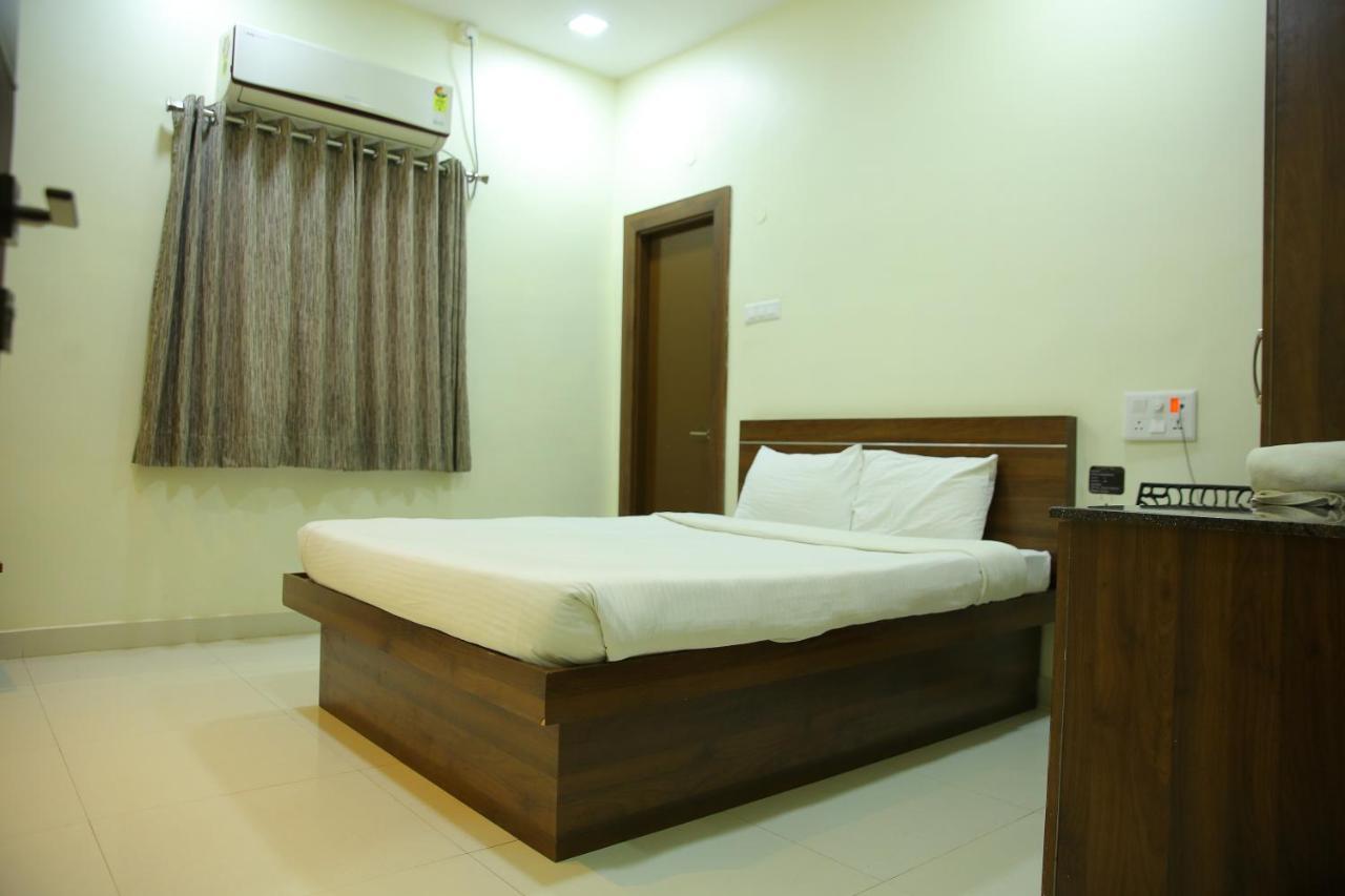 Hotel Maruthi Inn Nirmal  Ngoại thất bức ảnh