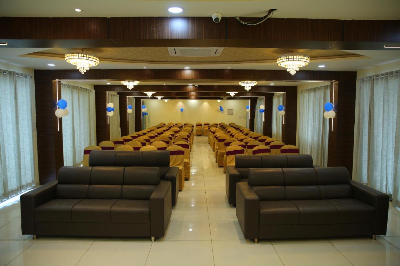 Hotel Maruthi Inn Nirmal  Ngoại thất bức ảnh